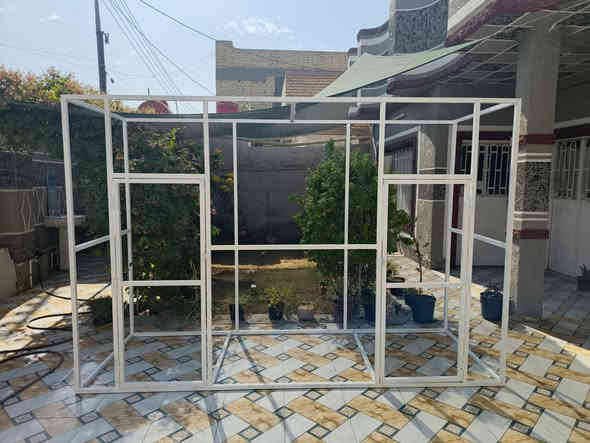 السلام عليكم متاح قفص حديد للبيع شغل درجة اولى تسكام مو سوكي الطول ٣ متر والارتفاع ٢ متر والعرض ١ متر سعره ١٥٠ ألف وبي شويه مجال العنوان الحله ابي غرق حي الشرطة اتصال ***********
