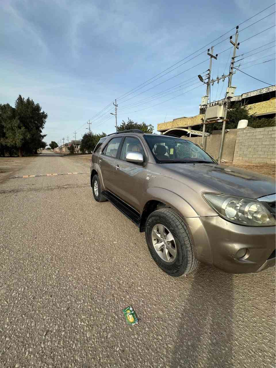 سلام عليكم    … سياره فورچنر موديل 2006 . خليجي مكفول من الضربه و الكص  و الأصوليات تخم تواير . المكينه و كير مكفولات سياره بأسمي السنويه بشهر 12 تخلص دواخل عسلي مكينه 6 اسلندر // السياره 7 راكب 
بس جراد بيها بل بنيد فقط 
مكان السياره / البصره / القرنه 
السعر 145 و بيها مجال 
واتساب ما عندي و هذا رقمي *********** البصرة, العراق
