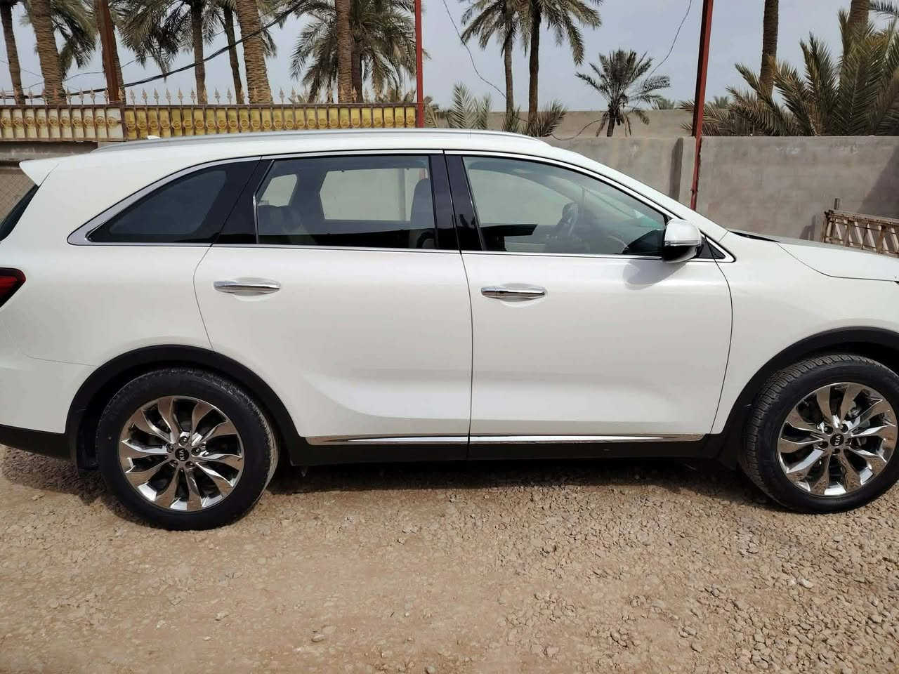 سورينتو موديل 2020 خليجي ماشيه 50 الف فقط بيع مستعجل
سيارة ثانوية مخليها للبيت نظافة 100٪ شرط نقطه ما بيها مكفولة كفاله عامة رقم بغداد سنويتها ما ساقطه السيارة على وضع الشركه برغي ما مفتوح بيها تجي و تشوف بعينك انضف من الصورة يشهد الله  سعرها 265 و بي مجال بسيط للتواصل واتساب او اتصال 
***********
العنوان النجف الاشرف
