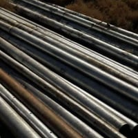 متاح عامود كهرباء ٩متر للبيع مع ملحقاته الي يريده يتصل 07515742165