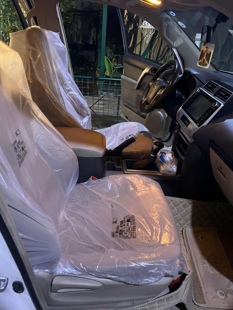 سلام عليكم برادو موديل 2020 TXL ماشية 62000مكفولة كفالة عامة صور السونار مرفق السعر 410$العنوان بغداد البنوك لاتصال ***********
