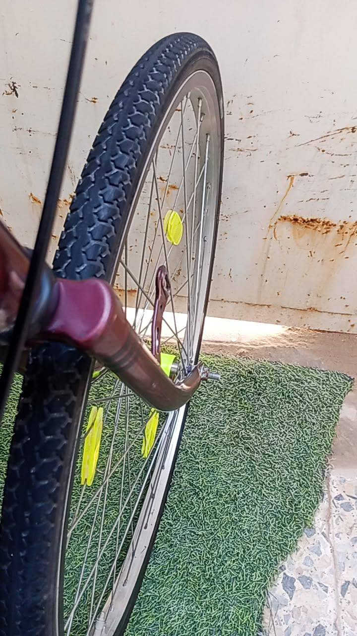 سلام عليكم الباسكل للبيع او مراوس شعدك نزلل خاص ملاحظه مديل 18 فول نضافه غراضه كامله مكان نجف الاشرف شارع المجمعات انته تجي اني مااجيي الاستفسار بالواتساب ***********
