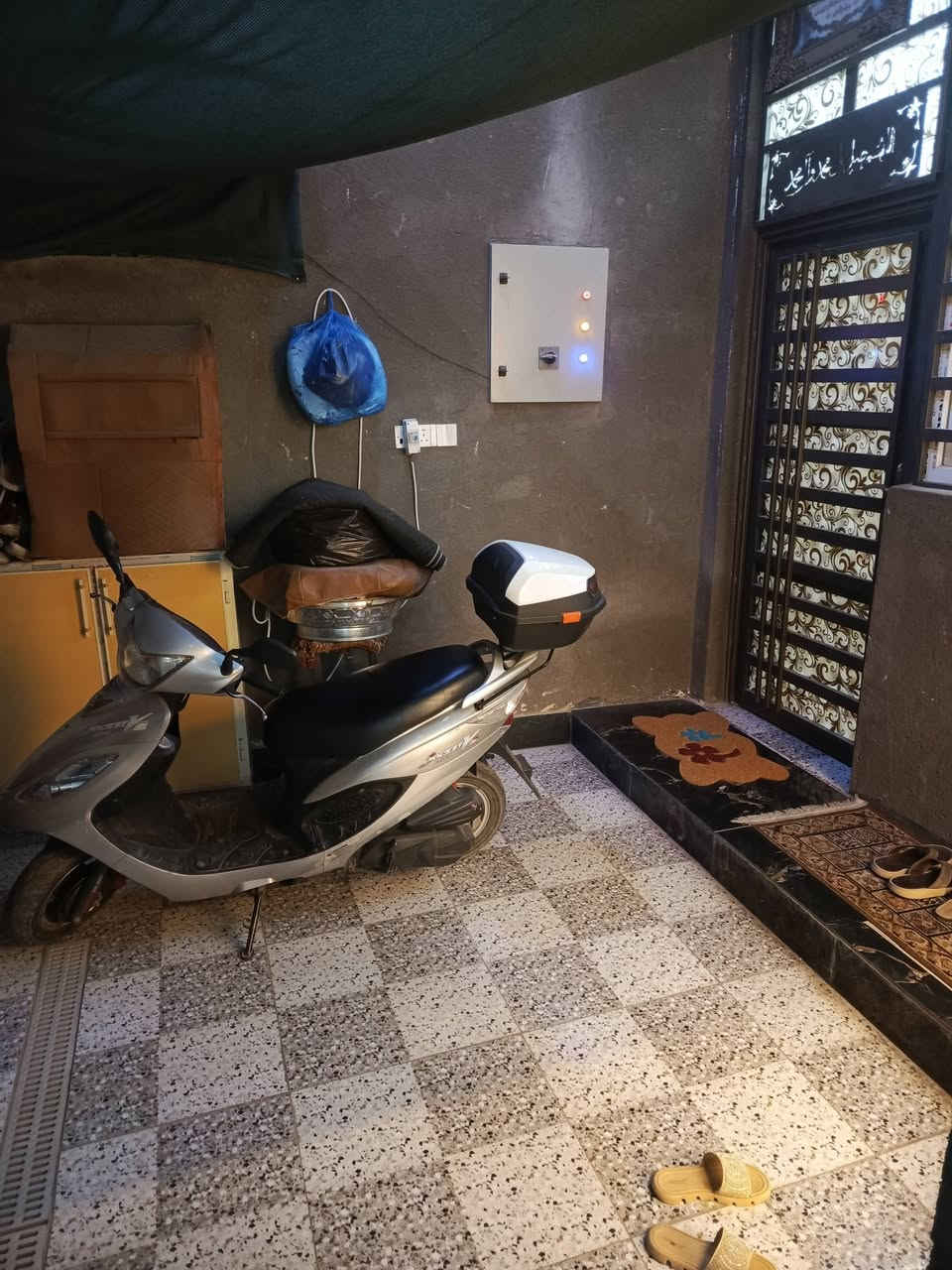 اعيد النشر بسبب الوعود الكاذبه بيت للبيع مساحه 115 م دور السكر الغربيه قاطين الثاني يحتوي على غرفه سويت +صاله وسطح ارضيته سيراميك مطلوب اسكان للأستفسار الاتصال على الارقام //***********
***********
