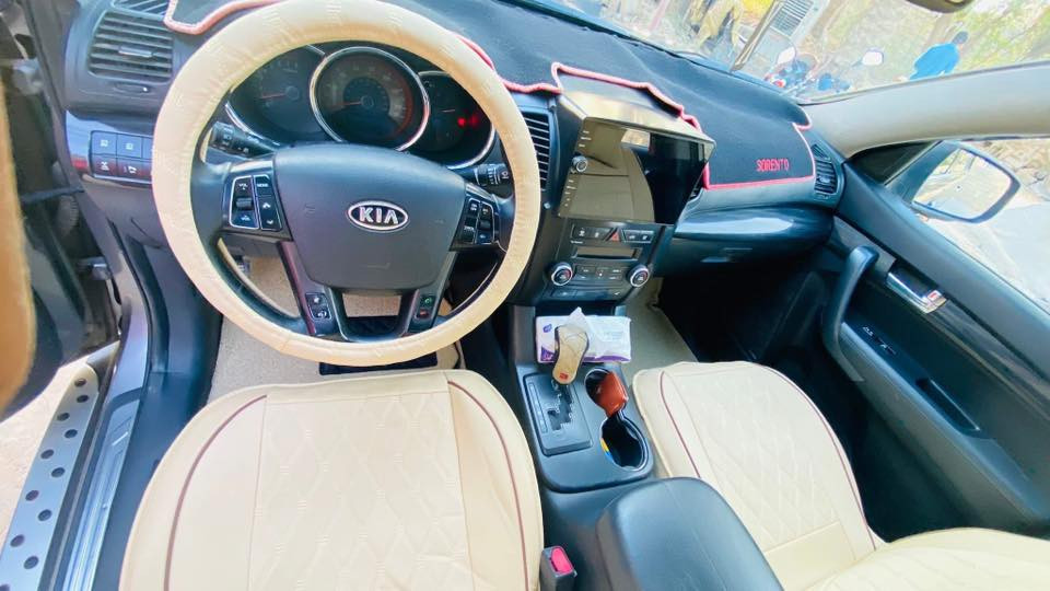 للبيع سورنتو 2013
امريكي فول مواصفات sx
بنوراما،بصمات تشغيل وابواب ،محرك 6دوش
تدفئة تبريد مقاعد امامية،تحكم مقاعد امامية كهربائي 
سستم نيكل بلادي 
رقمها ديالى هزة وسنوية جديدة 
ضرر جامرلغ وبنيد وصبغ قطعتين كلير 
***********
