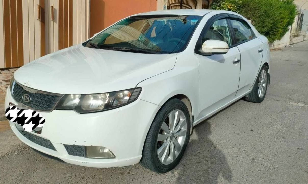 للمراوس فقط بسيارة اقل منها

كيا سيراتو 2012
 
محرك جديد مال گصة

گير توماتيك شـرط

تدفئة وتبربد شغال

طخم تايرات جدد وبطارية جديدة

بيها طخة بالصندوگ مامصلح وبالباب الخلفي شبر صبغ

رقم دهوك هزة منتهية وسنوية الى2027

العنـــوان #الموصل #حي_الصحة_الثانية 

باقي التفاصيل اتصل وتدلل 📲***********
