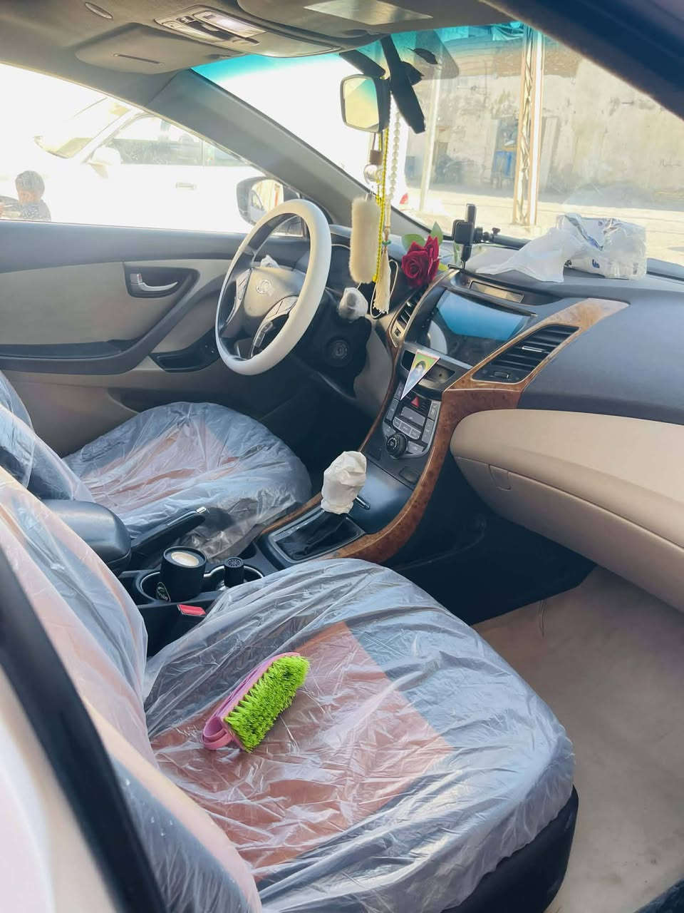 النترا 2015 خليجي محرك 1800
فول عدا البصمه   قطعتين صبغ بنيد وجاملغ الايمن بدون دواخل 
السعر 120 
مكان السياره النجف شارع المدينه


**إذا كنت صاحب هذا الإعلان وتريد حذفه لأي سبب، رجاءا أرسل رسالة إلى الدعم الفني**