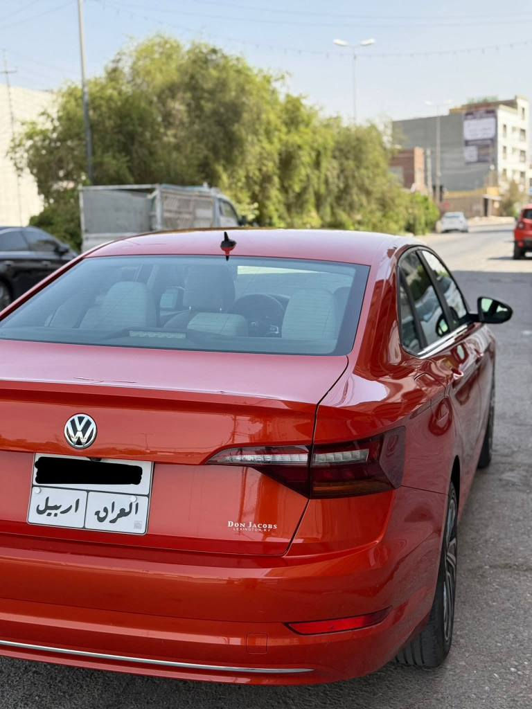 ‎2019 Volkswagen Jetta,S
‎
‎بِسْمِ اللَّهِ الرَّحْمَنِ الرَّحِيمِ}
‎
‎جیته 2019 ناوکریمی سه یاره که هه تا بلیی زور خاوینه  له ره قه م شانصی ته نها یه ک قوپی بچوکی له بونیت هه یه بونیته که کراوه به سبوغ ئه گه رنا ژوری به شه رت هه موو ئه رباگی به شه رت هیچی نه ته قیوه باقی سه یاره هیچی نیه بی قه پ و قوپ بی شوخت 
‎بوزانیاری زیاتر نامه یان په یوه ندی به م ژماره یه بنیره 
‎***********,, Whatsapp, vaiber أربيل, العراق
