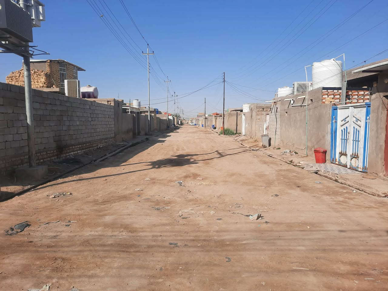 قطعة للبيع زراعي حي الشهداء قرب فاهم ابو الاسواق مساحة ٣٠٠ متر تبعد عن محولة الكهرباء بيتين شارع مرتب واصل ماي وكهرباء

‭***********‬
