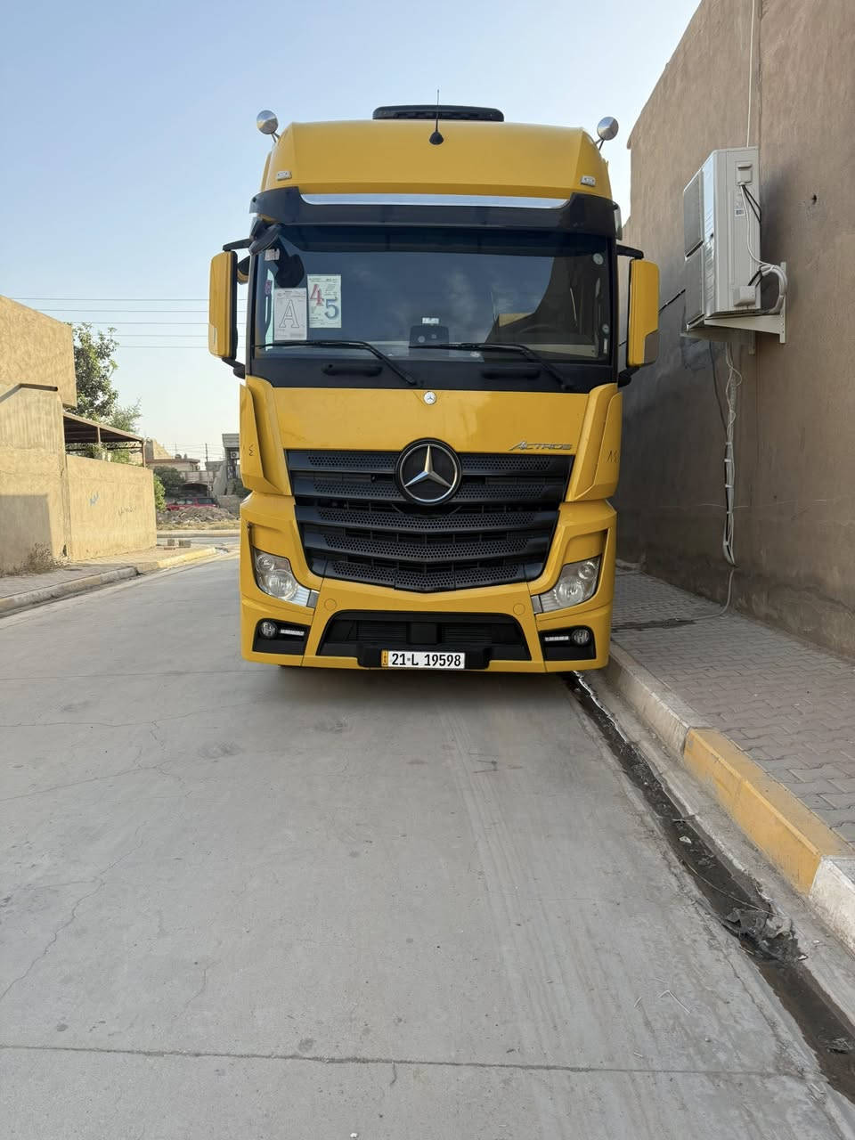 سلام عليكم اكتروز موديل 2017جوبلس امامي عربانه اكرونه موديل 2015مربوطة وراها سياره جاهزه للعمل ترقيم جديد سياره بسمي مواسفات سياره 
كامره 
حساس
دبل منامية
ثلاجه داخليه
هورنات سقف
هاف ٣طكات
سبلت خزن
كشن سايق سكن هوة
مكان سياره كركوك 
للستفسار اكثر اتصل على رقم 
***********
