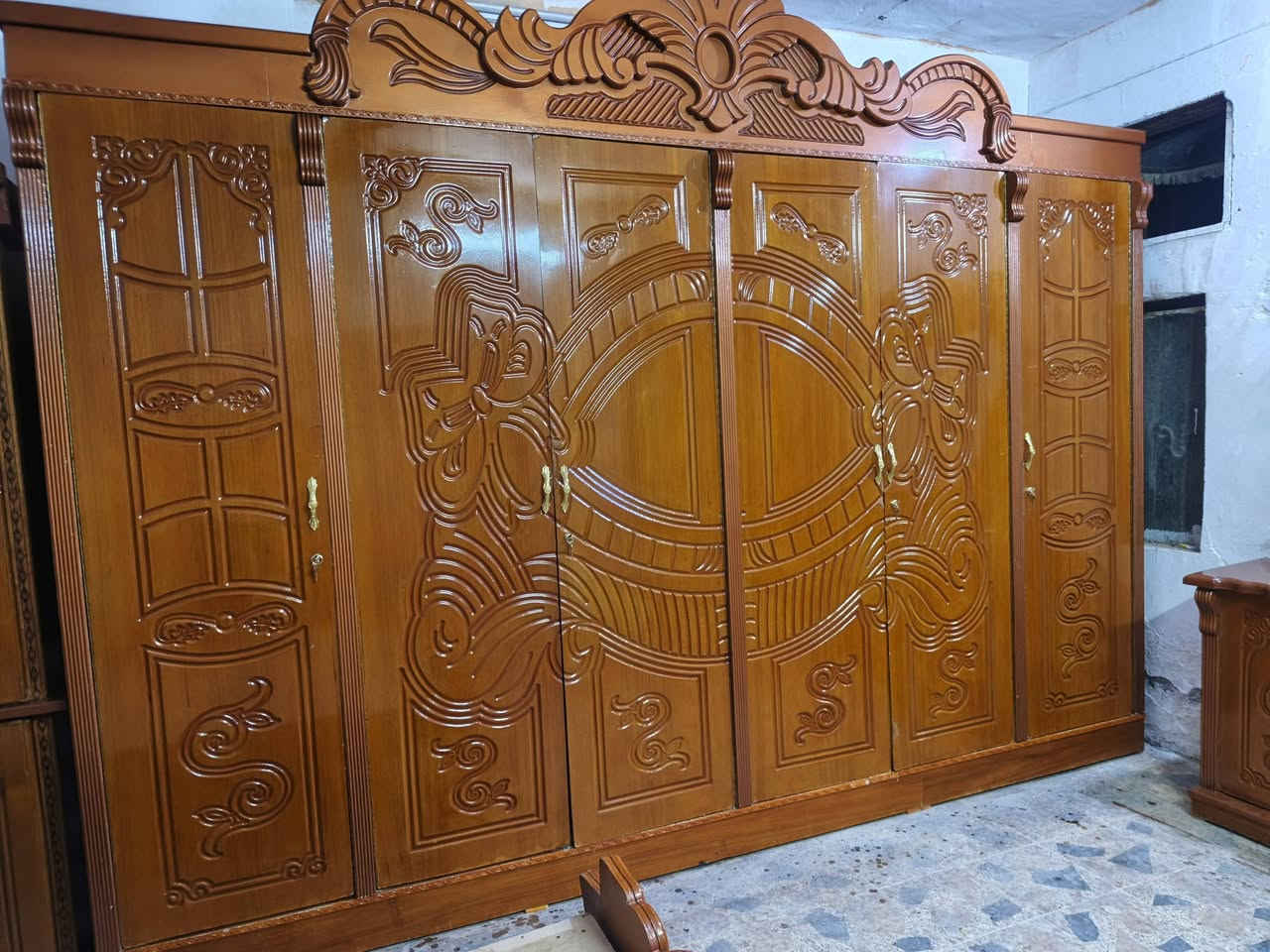 غرفه اخشاب ام السته تجاره  تزكام صاج كبس شريط جديده كلش نهايته ٦٠٠ مكان ناصريه ***********
