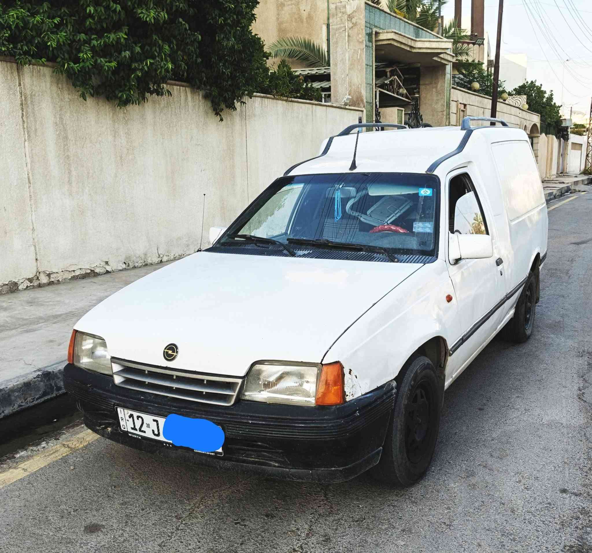 اوبل كاديت فان صندوقية، حجم 16،محرك كير شرط، 
رقم جديد، شرط التحويل، كابون بانزين بيها، سيارة جاهزة مالشغل، سعرها 27 وبي مجال *********** وتساب
