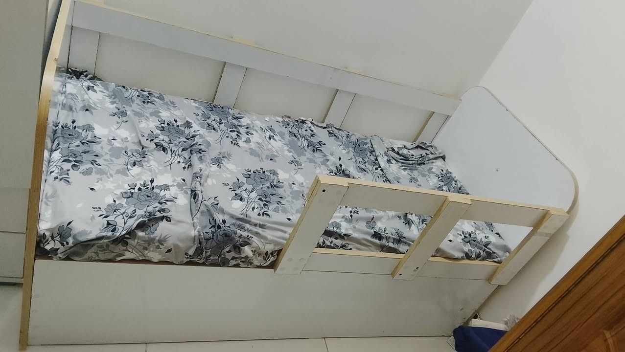 السلام عليكم
عندي سرير خشب فصلتة ب ١٥٠ويا دوشك صار تكلفة ١٧٥
تكمة ثقيل بشكل يكفي سبع سنوات اريدها ب ٧٥
وثاني حديد وخشب اريتها مع دوشك تفصال ثنينهم من معمل دواشك سرير ودوشك ب ٤٠


**إذا كنت صاحب هذا الإعلان وتريد حذفه لأي سبب، رجاءا أرسل رسالة إلى الدعم الفني**