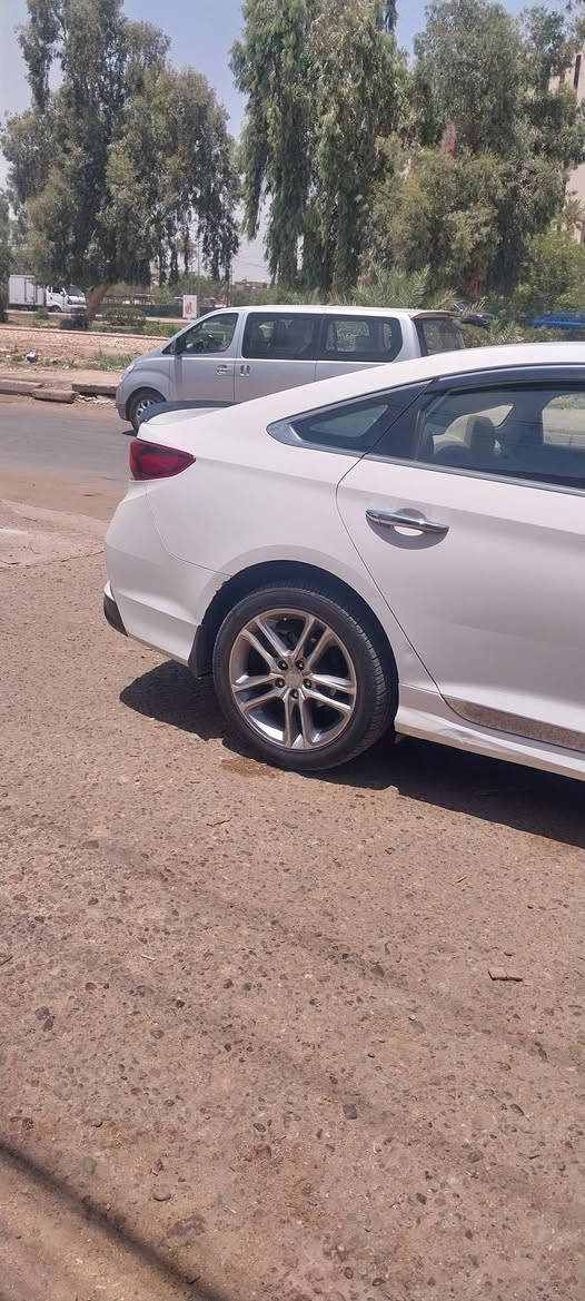 سوناتا موديل ١٨ خليجي كفالة فقط الدعامية الامامية صبغ 
مكينة ٢٤٠٠ دوش 
٣ أنظمة قيادة 
رقم بغداد الجديد 
السعرر ١٤٥ 
*********** 
مكاني بغداد الدورة
