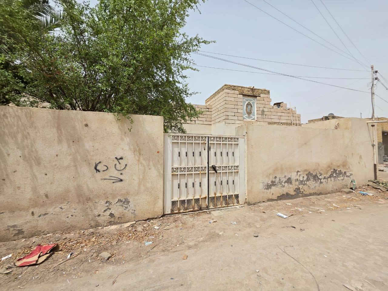 السلام عليكم بيت زراعي للبيع المساحه
٢٢٥ متر البناء غرفتين وصاله ومطبخ صحيات داخلية وخارجية سطح شتايكر
كافه الخدمات ماء مجاري مدارس وتبليط خلف المستشفى التركي قرب مدرسة غريب طوس الأهلية السعر
(٩٥) قابل للتفاوض
للتواصل ***********
