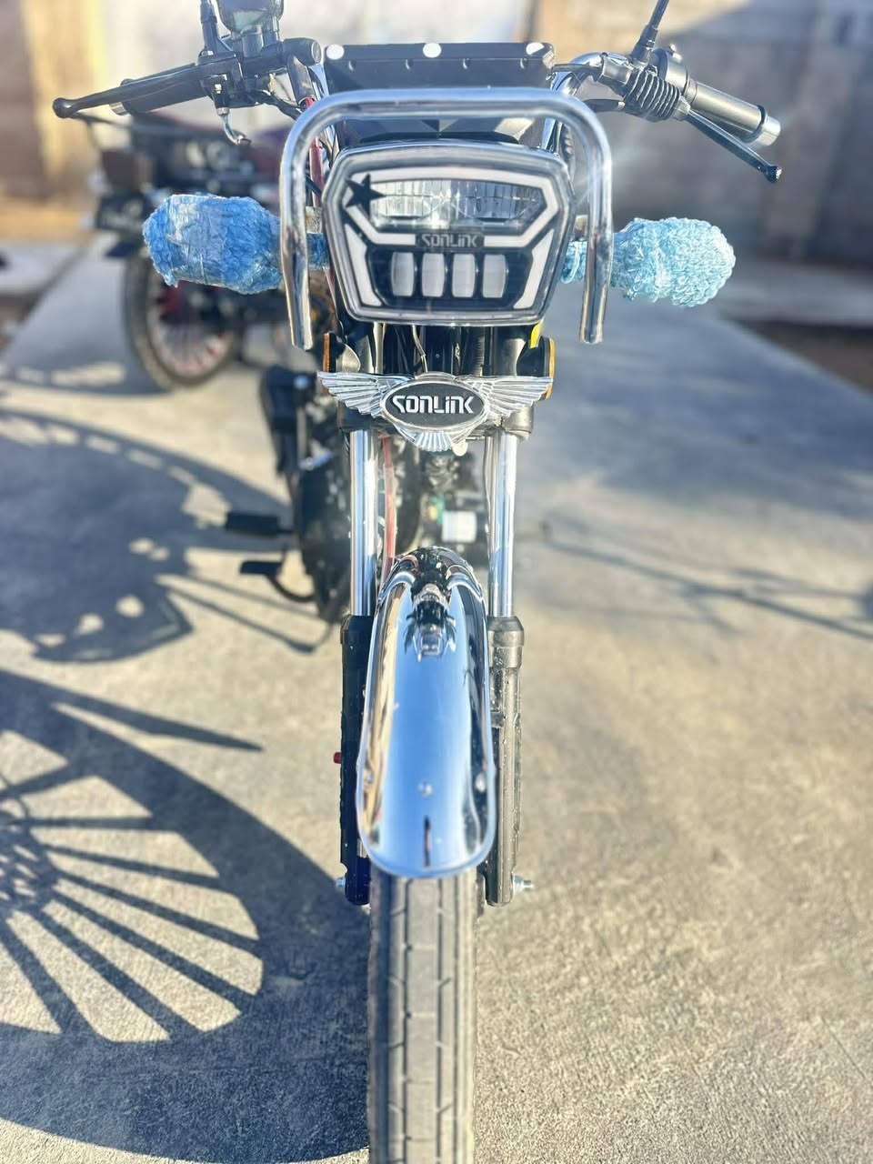 سولنك للبيع
2025 محرك200 جواكيج 
جديد صار عشرين يوم من نشد 
بصمات 2سويجات2 اوراق 
المكان القائم حصيبه
***********
ادمن 🌹
