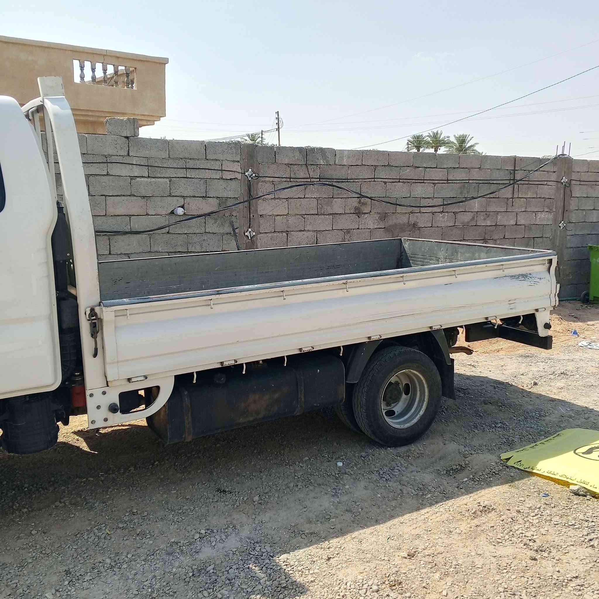 من رخصه الاداره كيا فحل موديل 18 رقم بغداد سياره نضيفه بيه شخوط بصفحه بصيطه مدرشمه جديد باتري جديد رقم الهاتف *********** السعر 132 ورقه
