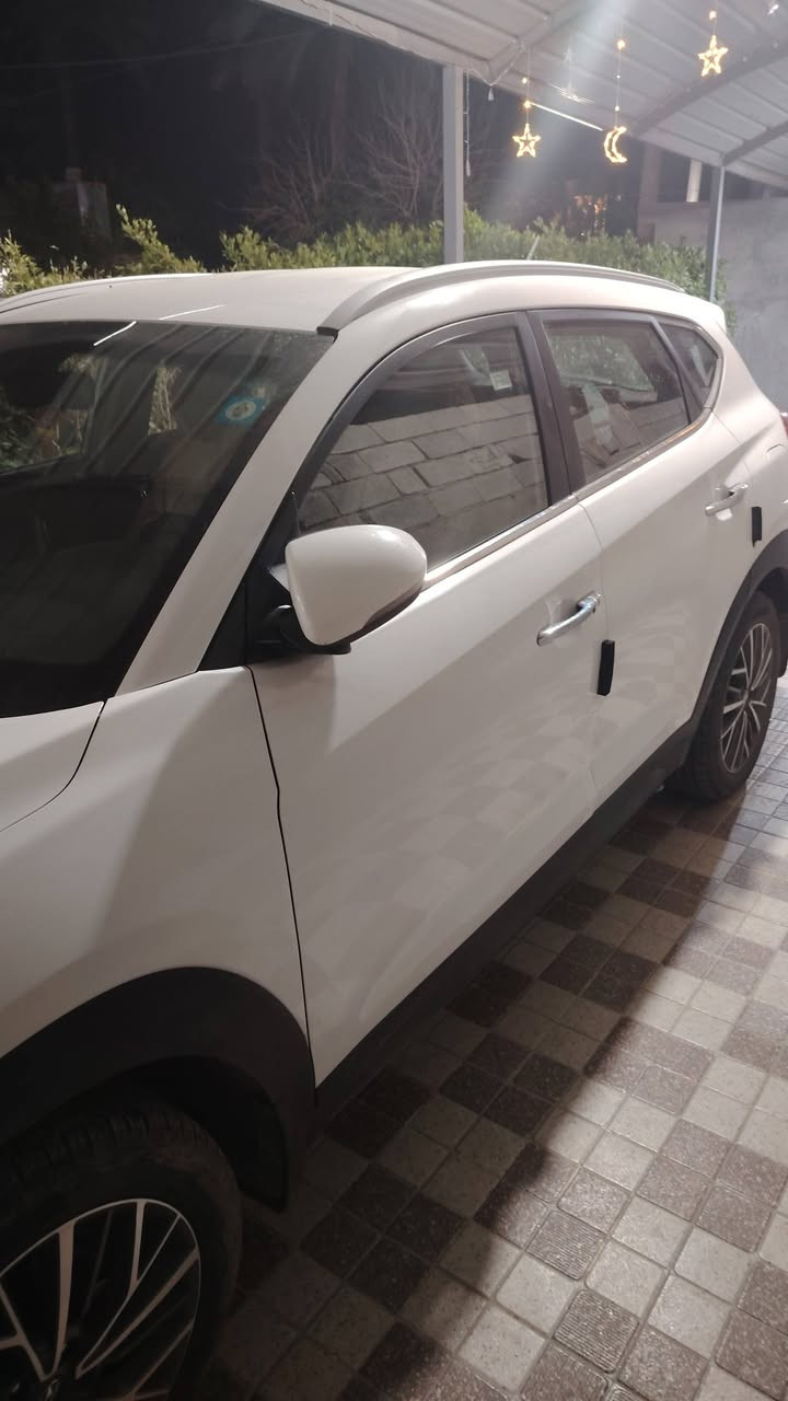 السلام عليكم توسان موديل2020 شركة الگاصد داخل جلد لونين وصاج وكشنين كهرباء وخمس عدسات ولدات ترحيب بصمات أبواب وبصمه تشغيل والشباك لكزز  وهاند بريك رجل. دوسه وباقي المواصفات المعروفه السعر 205 وخابر ويتدلل ***********
