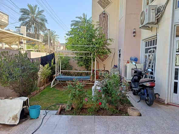 السلام عليكم

دار محدث بالكامل 200م 

واجهه 10م نزال 20م
كراج 
حديقه
صاله ماستر سويت
حولي
غرفه نوم 
حمام
الطابق الثاني // 3غرف نوم وحده منهن سويت 
صاله
مطبخ
حمام

السعر 590مليون والتفاوض مع صاحب العقار 

غزاليه شارع المشجر مقابل محطه الوقود

للاستفسار مكتب الطائي للعقار *********** شارع المشجر
