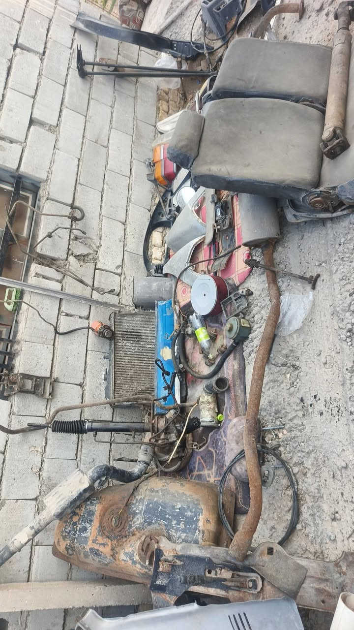 السلام عليكم ورحمه الله وبركاته عندي اغراض بسته تفصيخ للبيع شنو محتاجه انا اكون خادم لكم واسعار مناسبه واللي يحب يتصل على هذا الرقم ((***********))  الهاتف
