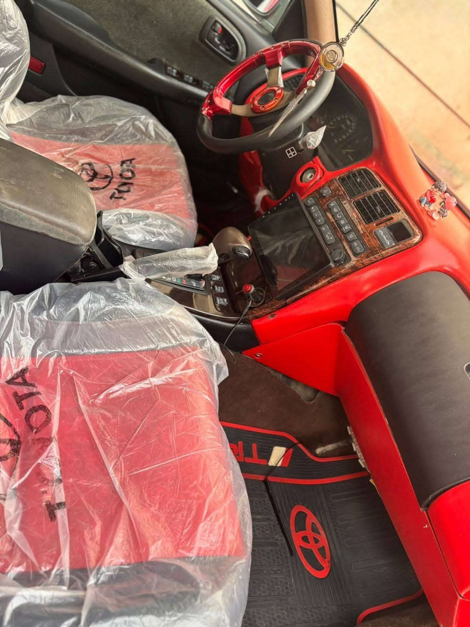 السلام عليكم سيارة كرستا مارك موديل 98 السياره خير من الله بس مستعجله عله بيعته رجائن الي مو شراي لا يعلق ولا يتصل ولا تكسرون بيهة السياره متعوب عليهة السعر 60$التواصل*********** غيري متواجد عل فيس
