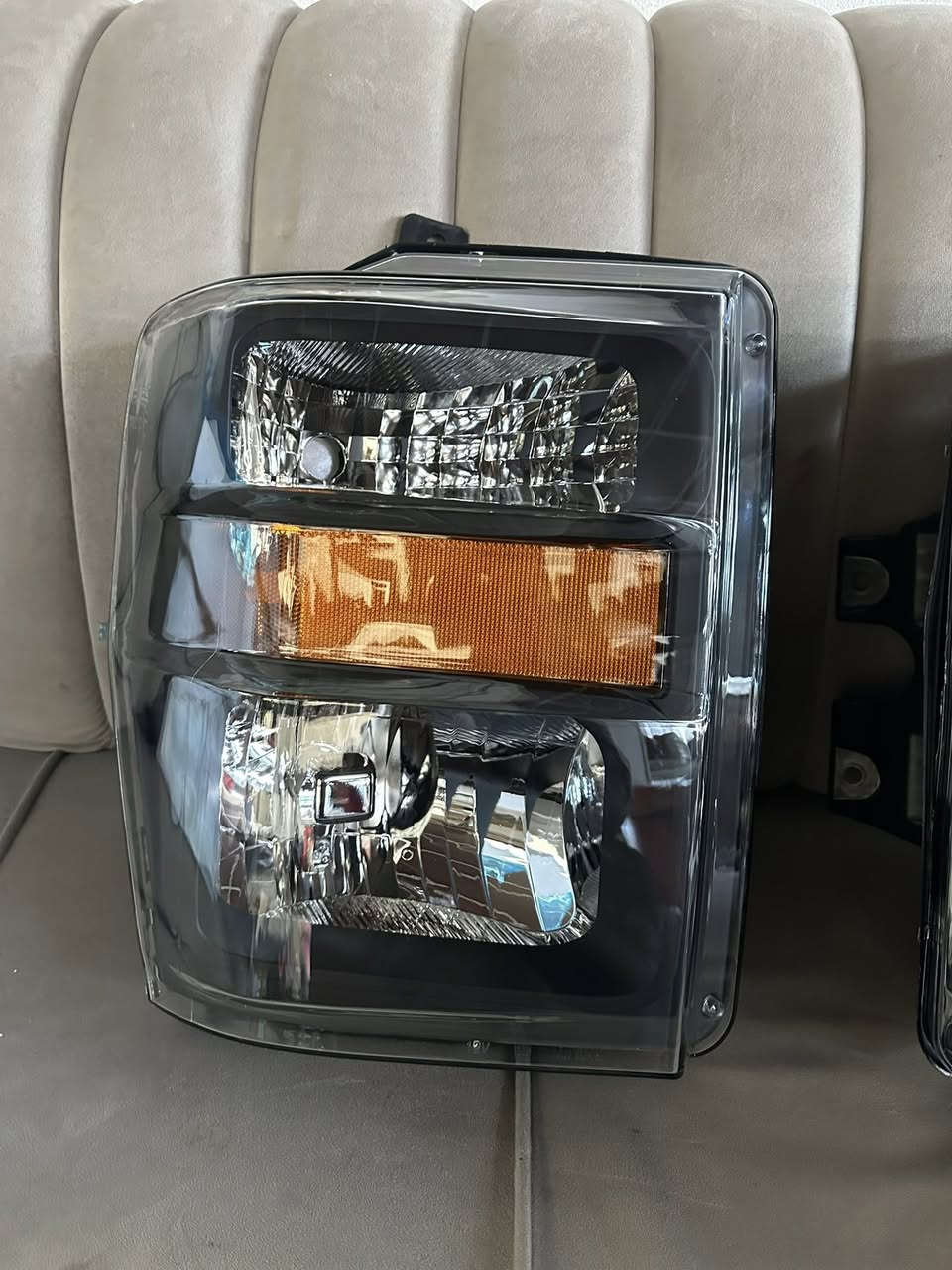 لایت فۆرد ف ٣٥٠ ٢٠٠٨-٢٠١٠
لايتات فورد ف٣٥٠ ٢٠٠٨-٢٠١٠

*********** واتساب و كورك
