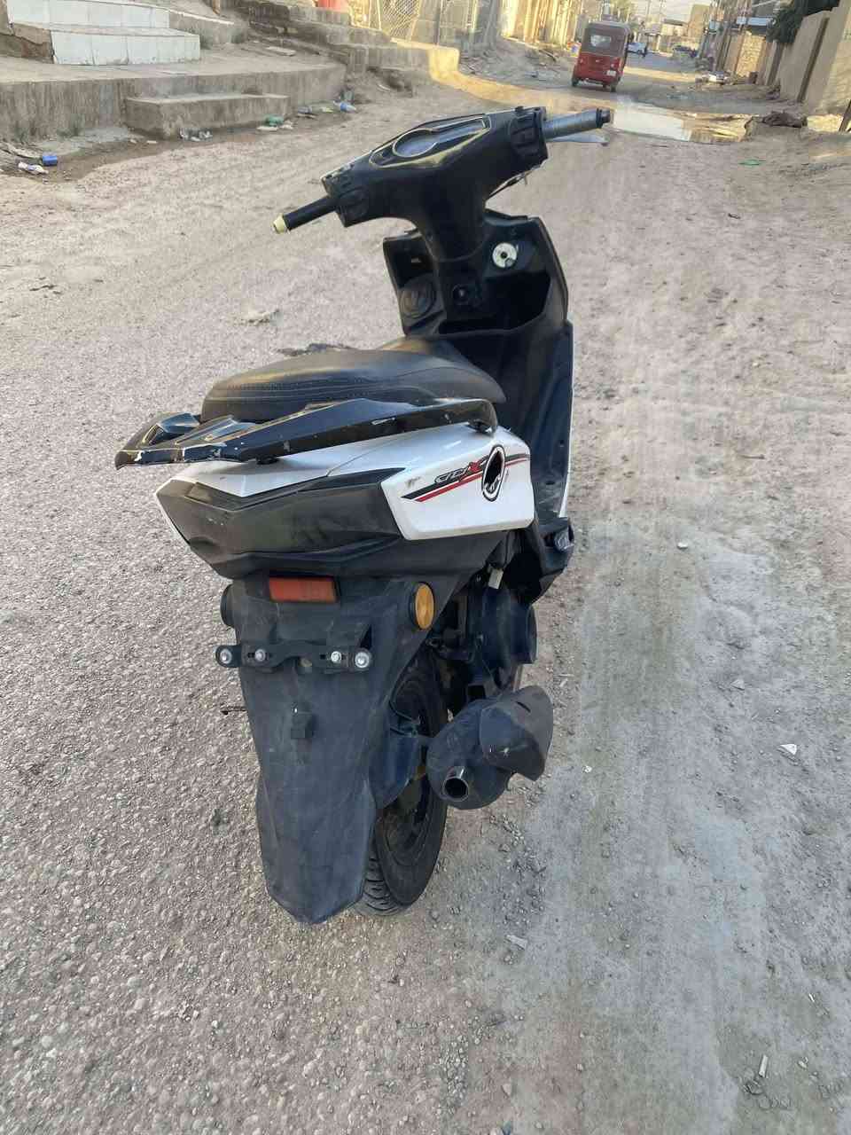 السلام عليكم دراجه سكنس مكينه ماكس صالنصه رياضي 
بوشه 55 مكانه بابل لقاسم 
ااسعر 300 وبيه مجال بصيط ***********
