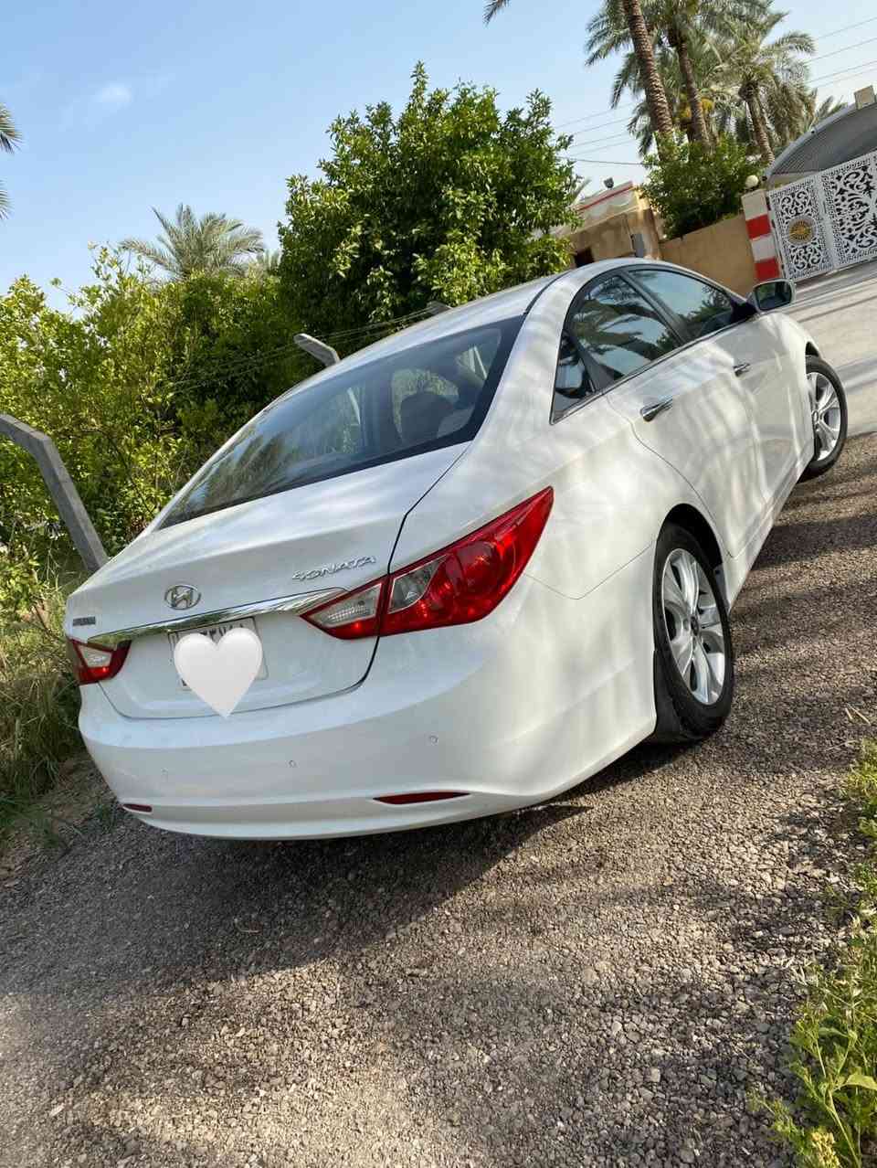عيـدكم مبـارك
سلام عليكم

سوناتا 2013 خليجي
الشركة العامة ✔️

رقم بغداد مشروع وطني بأسمي تحويل مباشر 
بيها صبغ جاملغ امامي عكس السيارة وشي قليل الباقي 
كفالة عامة ✔️
مكينة 2400 لا تبخير ولا تنقيص 
صدر امامي وخلفي جديد توني شاده وتخم تاير وصبغ ويل كله جديد وتبريد ثلج منضومة جديدة ✔️
السيارة مصروف عليها من كلشي وخير من الله مال بيت ومكملها ع ايدي وبالحقيقة احلى من الصور وترايها يخبل وماشية 110 حقيقي ✔️

السعر 135 وبيها مجال 
عنوان بغداد 
***********
