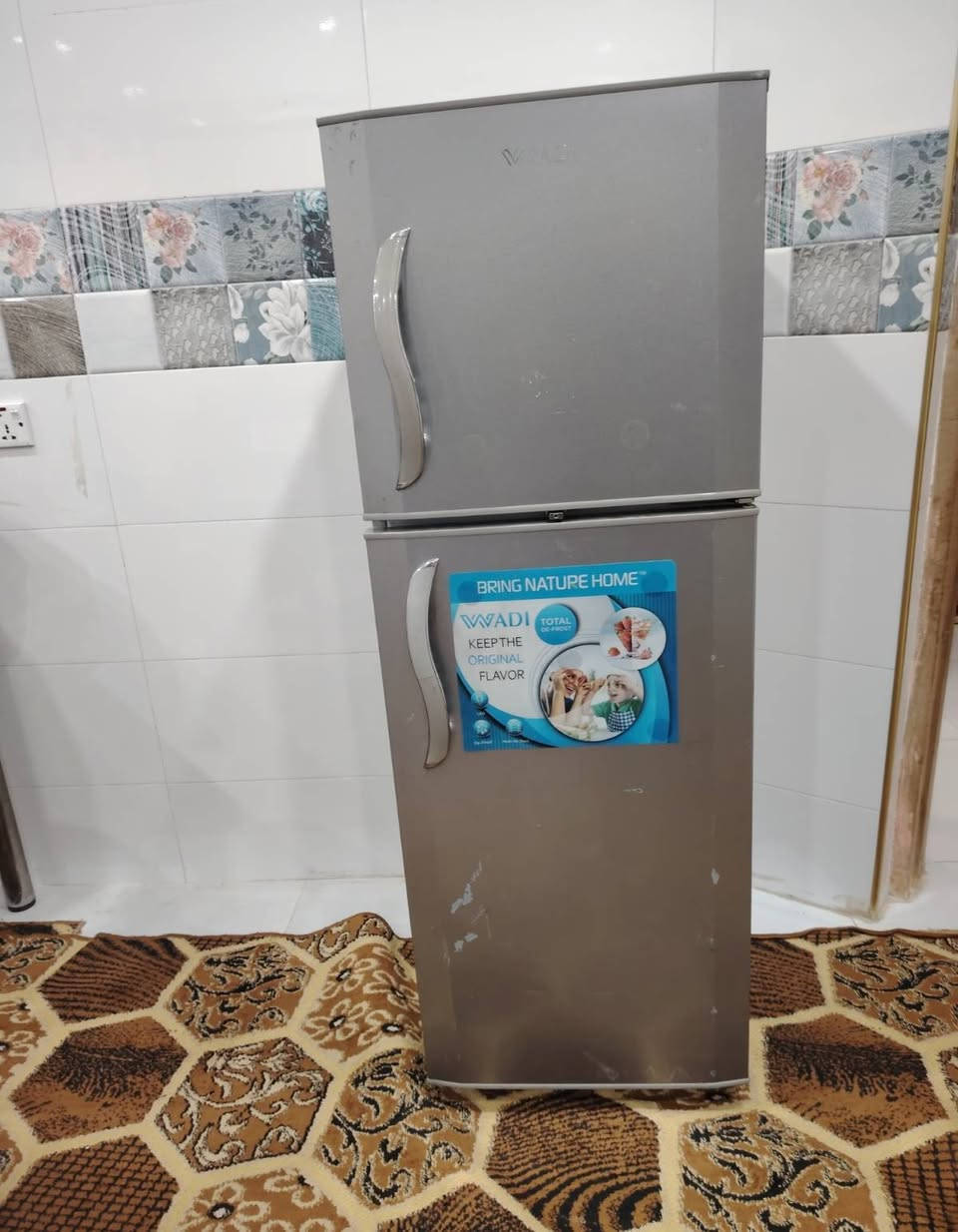 سلام عليكم
الثلاجه 10 قدم تقريبا سعرها 100
التخم 8 مقاعد 225
شراي راسلني خاص ***********
مكاني بغداد
