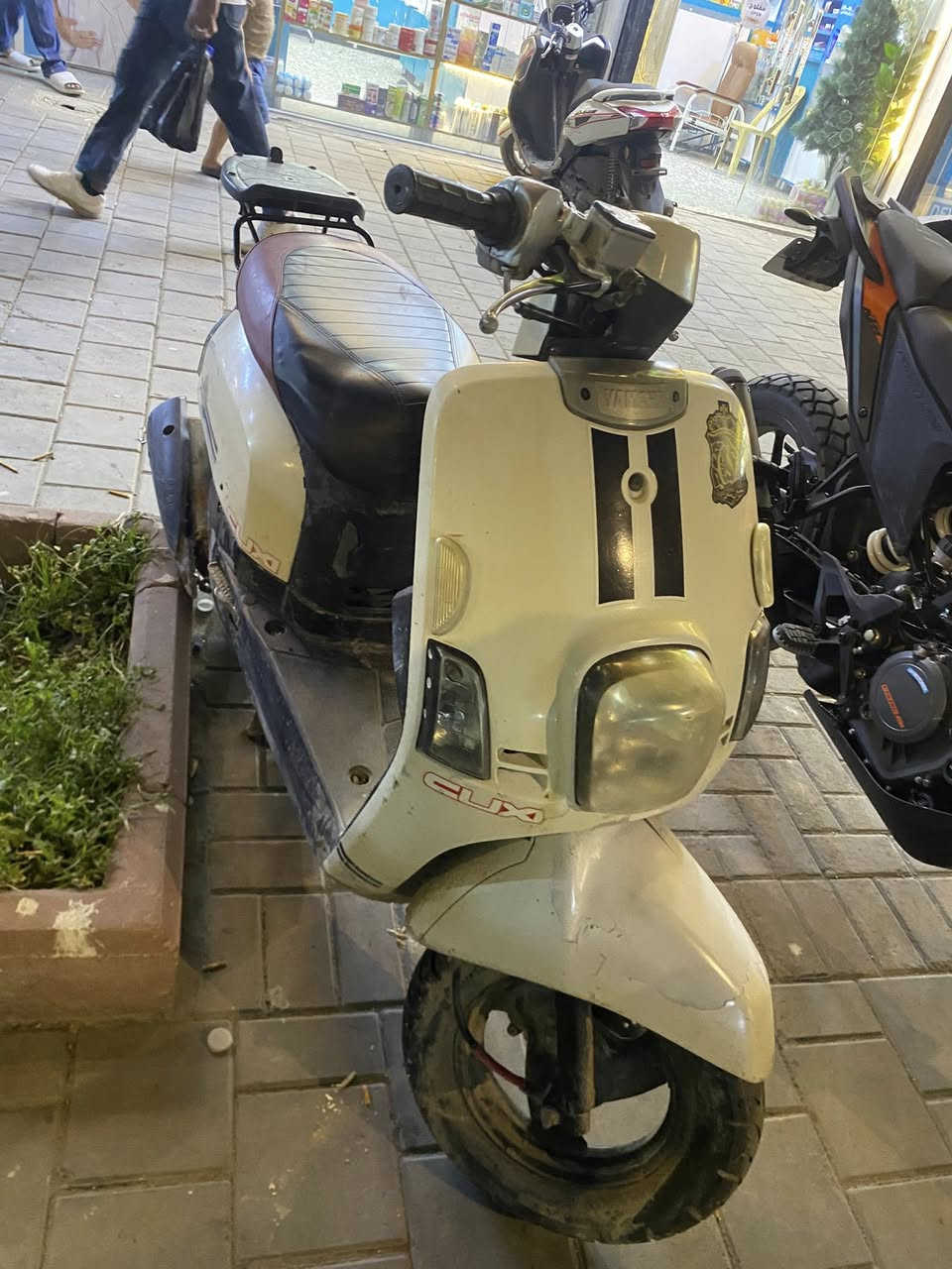 نكره سلف بلاديه كلشي شغال بيهه ٤٠٠مجال بسيط بيهه بغداد رصافه ***********
