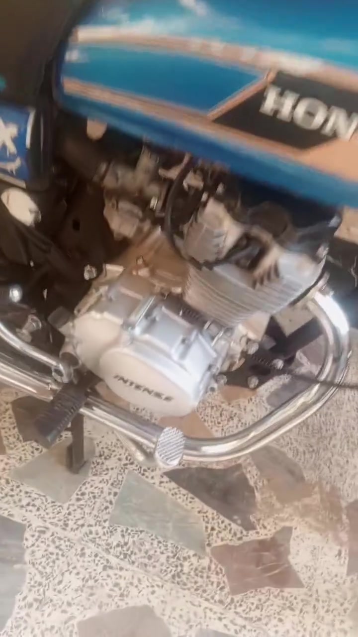 دراجه البيع نضيفه غراضه كله جدد شاصي نامه محرك نتنس مفتوح بس ولفات بعد اي شي ما بدل بيه


**إذا كنت صاحب هذا الإعلان وتريد حذفه لأي سبب، رجاءا أرسل رسالة إلى الدعم الفني**