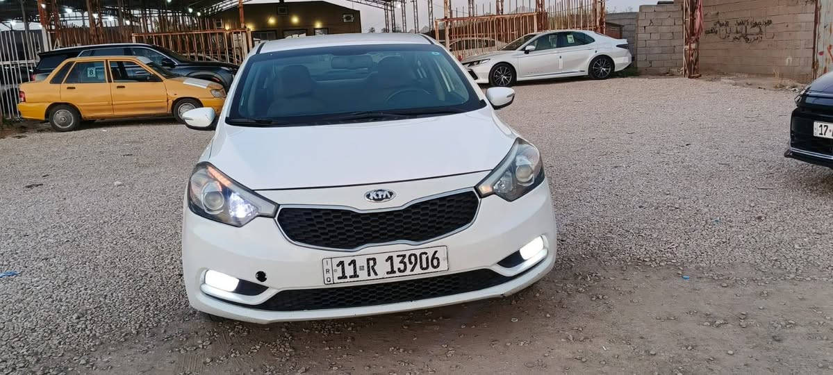 كيا سيراتو موديل ٢٠١٤ محرك ٢٠٠٠ دوش
بيها صبغ قطعه واحده بدون عابر
مواصفات السيارة تحكم استيرن شاشه وكامره إشارة بالمرايه بلاجكتور لد امامي
السعر ١١٠ ورقة نقد أو مراوس مكان السيارة السماوه الرميثه للاتصال *********** او ***********
