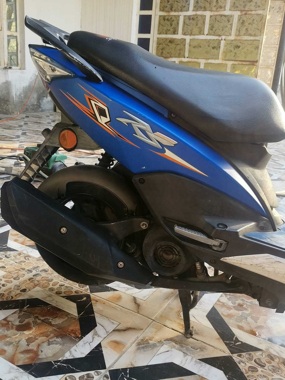 ماكس حديث مضلع بالباكيت صارلها شهر من اشتريتها حاوية على ايدي
دراجة جاهزة من كلشي كهربائيات مكينة كلشي فول والصور كدامك
سعرها مليون و100
(1100)
مكاني /قضاء الهوير 
*********** واتساب فقط
