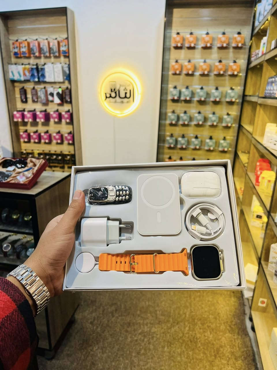 زبائننا الاعزاء…
رجعنا وفرنالكم الساعة السمارت 7 سير ⌚️
وفرنا ايضاً نفس الساعة بس يجي وياها ايربود 
وبأسعار مناسبة جداً 

مكتب الثامر للموبايل 
شميط - الشارع العام - مجاور محلات الغازي
هاتف : ***********
