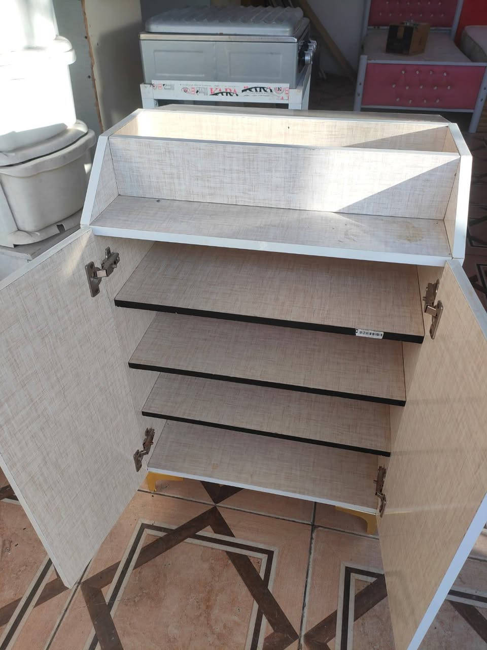 کانتۆریەک تاک قیاس35سم پانە
220بەرزە 45سم قوڵەنرخی
50هەزارباشترین مادی باڵانپرێسە
شوێن پێڵاوەکە25هەزاربۆپەیوەند
***********لەسلێمانی السليمانية, العراق
