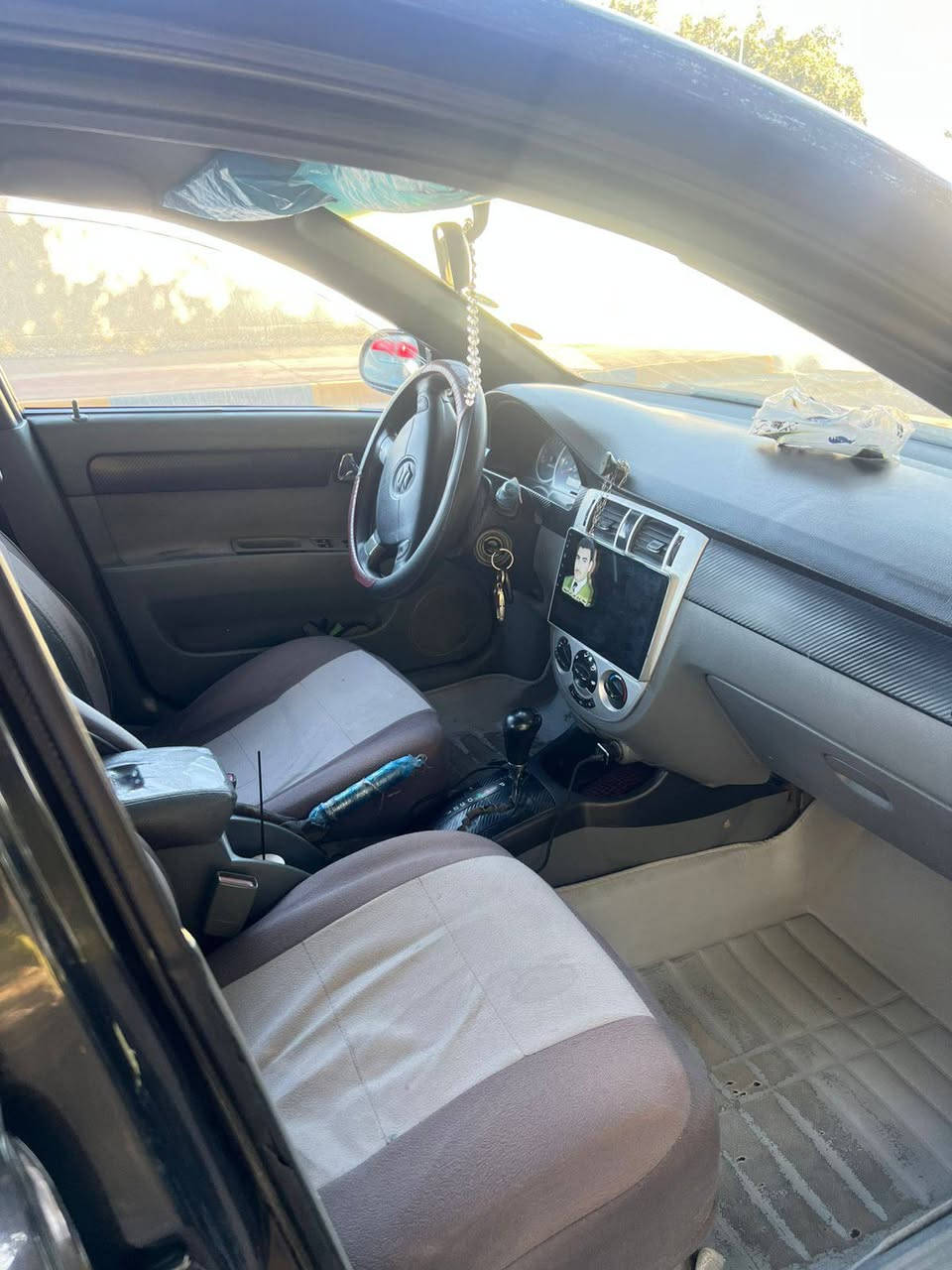 السلام عليكم ورحمه الله وبركاته....
للبيع سياره ساسوكي اوبترا موديل 2008 سنويه وهزه بعده مصاقطه جديده شرط التحويل رقم انكليزي الجديد  باسمي تحويل وين متحب بنفس اليوم ..
🔴كير ومحرك وتبريد بشرط كفاله . صدرها  درايم شفتات تايرات كله جديد  بس المشط ستيرن ينضح دهن ..
دواخل السياره جديده شاشه وكامره الكهربائيات كلهن شغاله وعالبلاد لاجطل ولا شي ..
بيه ضربه بسيطه بالجاملغ الخلفي بس 
 والقماره والبنيد والجنطه جراد عايفه عالبلاد مصابغه شوفه عينك السياره احلى من الصور الله شاهد كلش حلوه ونظيفه ومتعوب عليه كلشي اصلي بالعافيه عالياخذة ....كلشي كاتبلك بامانه اتصل وتددلل ..
مكلف بالنشر .
مكانه بغداد الصبح بالمنصور والضهر وره ابوغريب الزيتون .
***********
*********** بغداد, العراق
