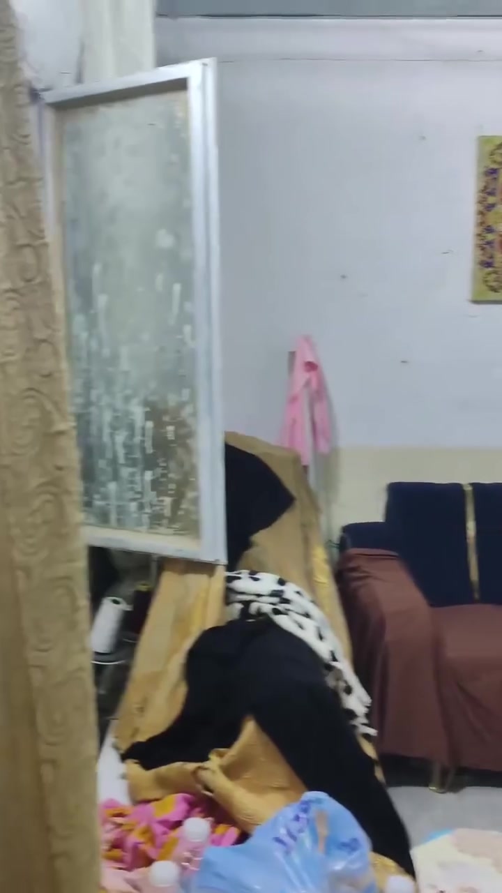 دار للبيع 50 متر غرفه وصاله مطبخ صحيات النجف الاشرف حي الرحمه شارع 20 شارع العسكري البيت مرتب ونظيف سعره 15 بي مجال اي استفسار مراجعه مكتب سور النجف او الاتصال على هاي الارقام *********** *********** +
حتى لو عندك قسم ويبقى قسم ماكو اشكال
