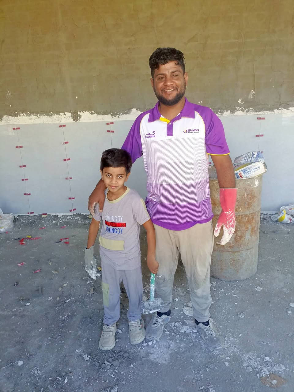 سلام عليكم اني خلفه سيراميك اي واحد وضعه لمادي تعبان يريد اشتغله صحيات اي شي للزوار بلاش بثواب الامام الحسين عليه السلام اني خادم ***********
