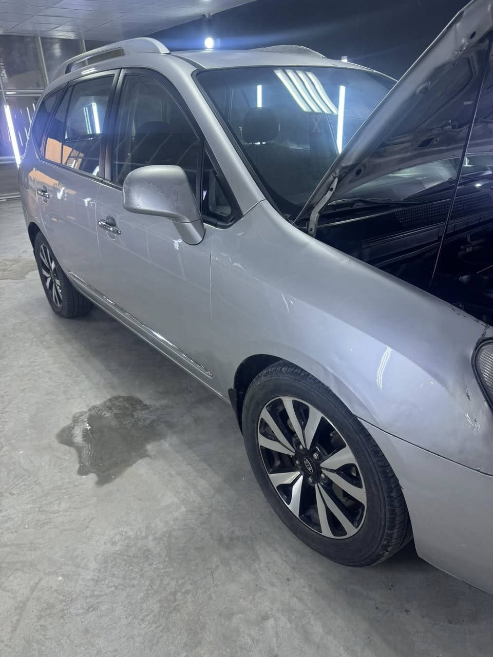 كيا كارينز موديل ٢٠١٠ خليجي مكينه ٢٠٠٠ فول مواصفات بيها صندوك صبغ وهلال مال جاملغ فقط بيها مكانات بار 
مكاني بغداد 
السعر ٩٨ قفل 
***********
