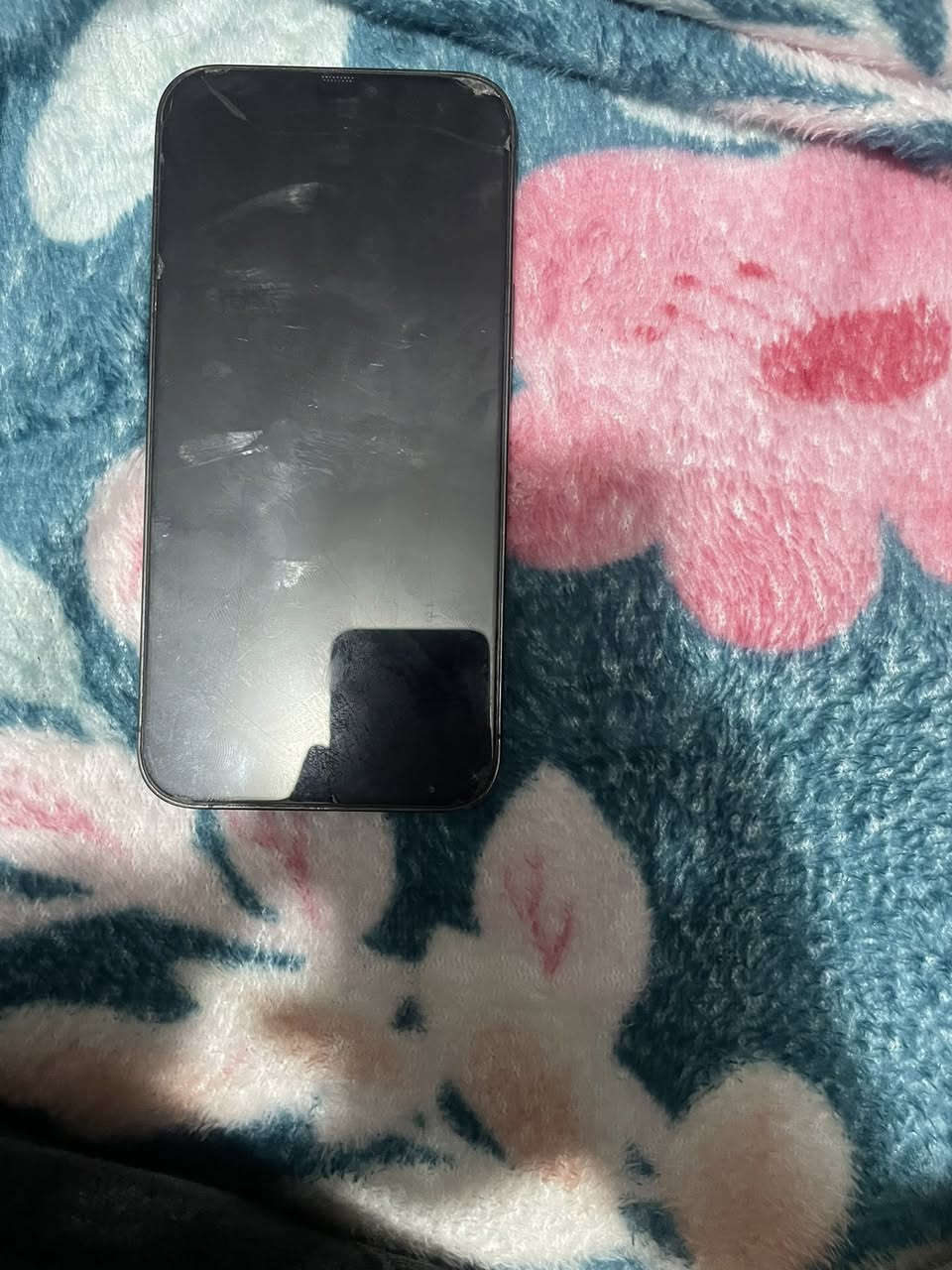 السلام عليكم ايفون 12 برو ماكس نموذج M بطاريه 82مبدل شاشه تفصيخ وبيها فطور جهاز خير من الله  لا فديوم طافي ولا معلك عندي وبطاريته تخبل العنوان 
الامين الثانيه رقم للاستفسار***********
السعر 450وبي مجال
