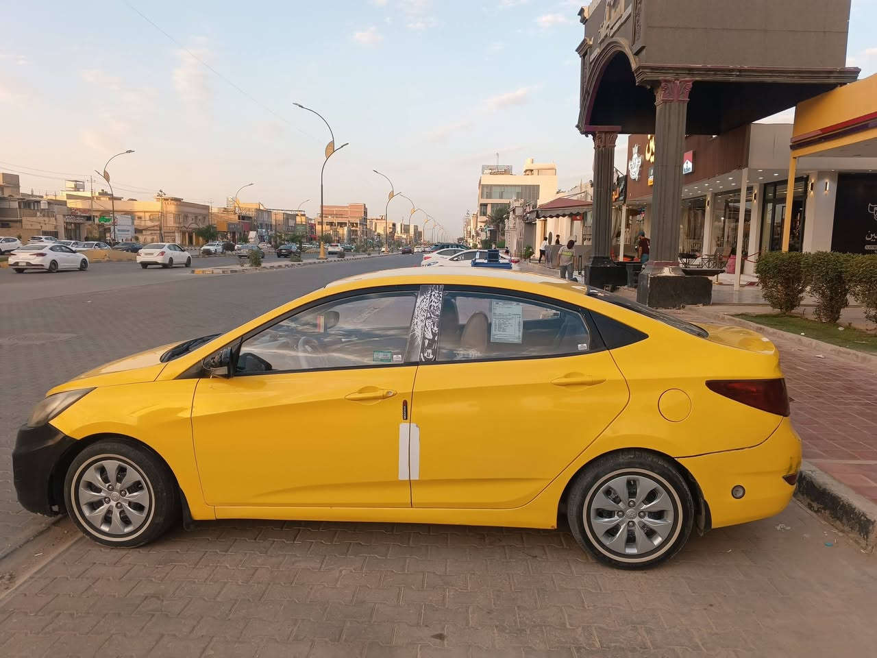 سلام عليكم اكسنت موديل ١٣ للبيع محرك ١٦٠٠ خليجي بيها ضرر الجاملغات الوره السياره جاهزه محرك وكير جاهزات تخم تاير جديد درايمات جدد بوربرين جديد غرفتها حلوه السياره بيها منظومة غاز انسى الصرف رقم نجف انكليزي بسمي مداور ثاني يوم سياره احلى من الصور مكاني نجف شارع المطار السعر ٧٩ وبيها مجال  رقمي ***********
