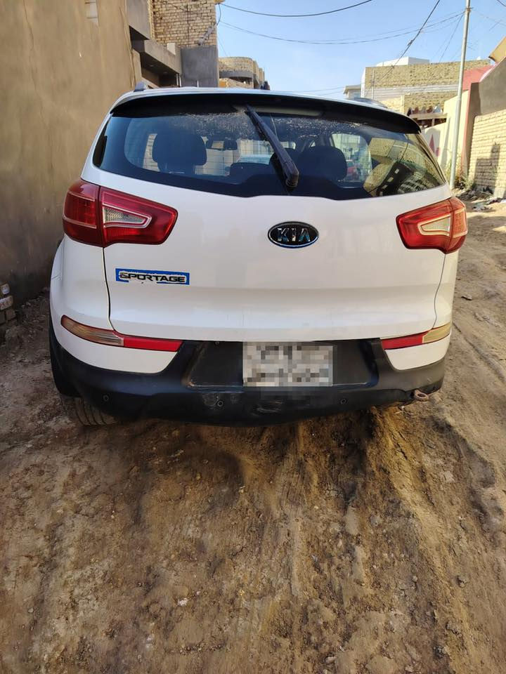 كيا سبورتج ٢٠١٣  للبيع نظيفه جدا المحرك بلادي ما بيها صبغ ولا تبديل گير محرك وحداديه مكفول رقم اربيل قديم محرك ٢٠٠٠ دوش  السعر ١٥٠ وبيها مجال مكاني الديوانيه للاستفسار الاتصال على الرقم ***********
