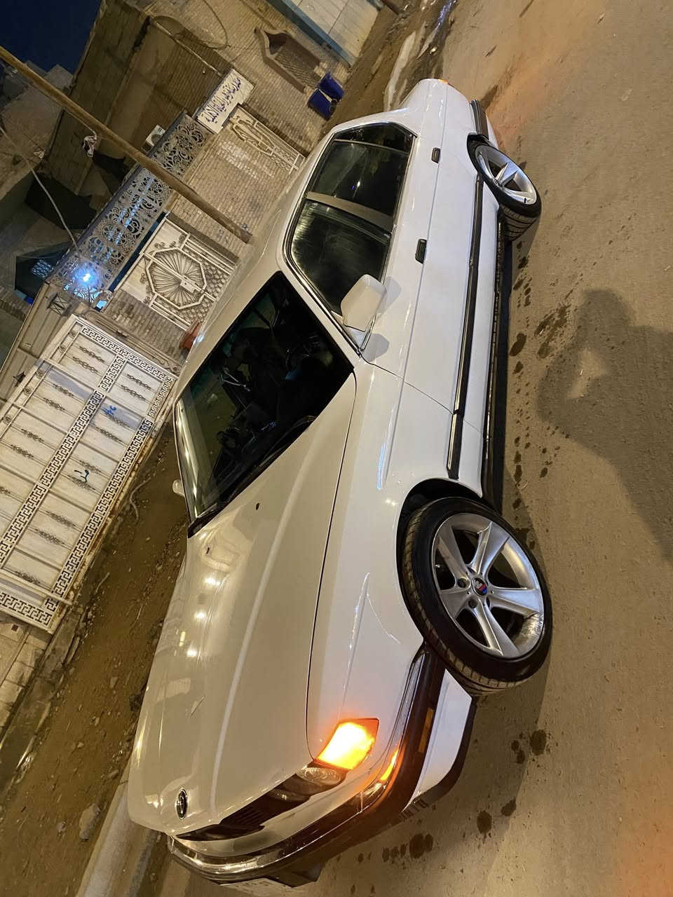 سلام عليكم
-اخوان سيارتي للبيع BMW 740  1990 باب طويل 
VIP وارد خليجي 
-السياره محرك 35 مفتوح بيهه 
-السياره هستوني معمرها ضال بيهه اشياء بسيطه 
-ما بيهه حادث
-حداديه جديده 
-عربانه خلفيه جديده 
-ويل هامان وحته السبير هم هامان 
-كهربائيات كلهن مشتغلهن من الصفر 
-السياره كل قطعه مبدله كله بلاد وحاويه من دعاميات من كلشي بيهه نقص اشياء بسيطه 
-سستم صوت مضخم بالصندوك  بيهه + شاشه داخليه بالاضافه لداش كامره
-كير السياره هستوني مبدله 
-تبريد شغال 
-السياره صارف عليهه هواي 
-السنويه منتهيه 
رايدهه ب45 
مكاني البصره /الزبير 
***********
اللي تعجبه يجي يشوفها شوفه عين احسن من الشرح
