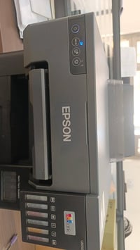 طابعه للبيع مع مكبس استخدام يوم واحد مع ٢ علب ورق لطباعة التشيرتات مع ...