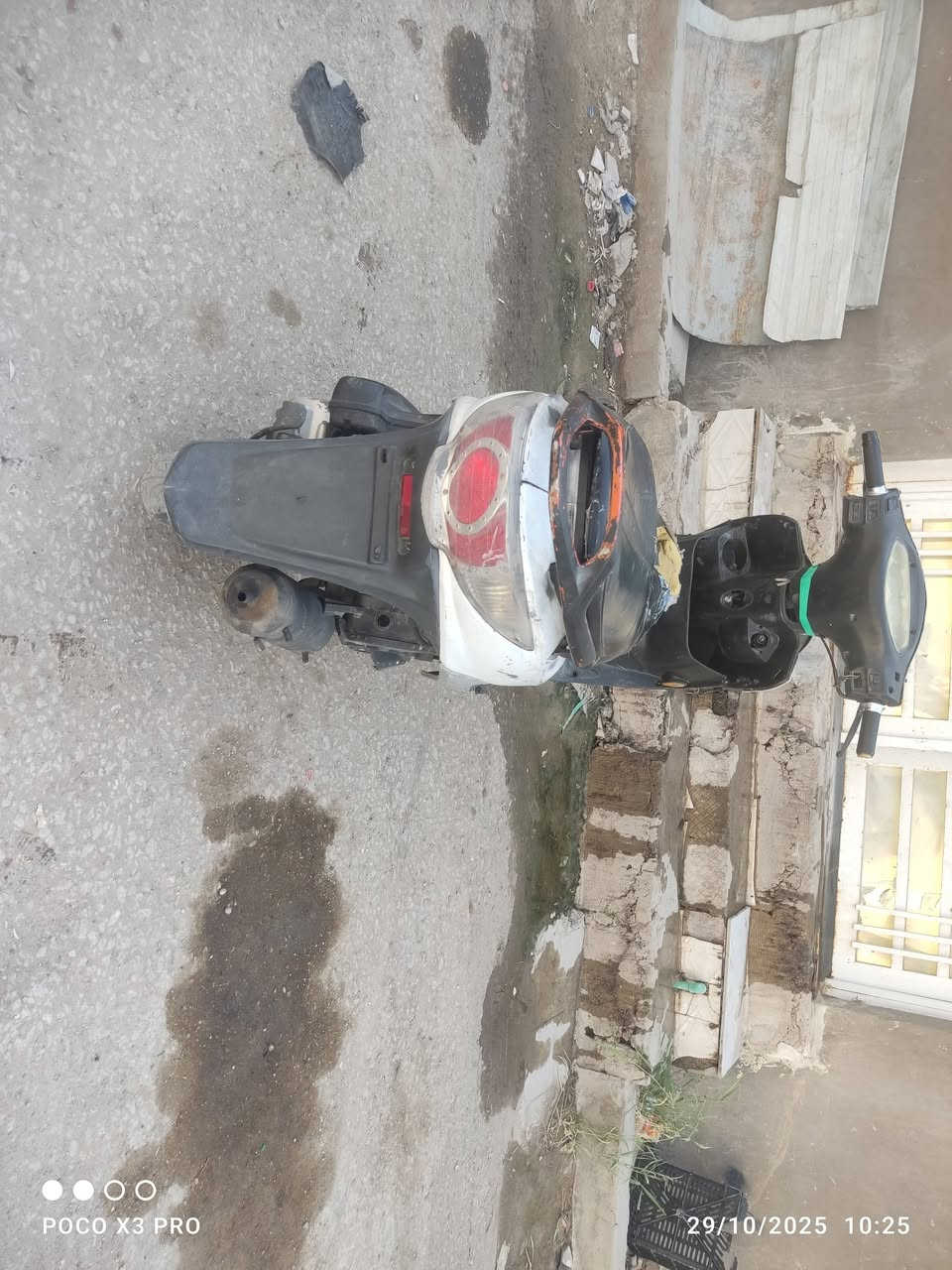 سلام عليكم  كامكو جي فور مراوس بفراشه 
شغاله هندر سلف كهربائيات تشتغل مجفته مره وحده مابيه اي شيء  مكاني حي ميسان ***********
