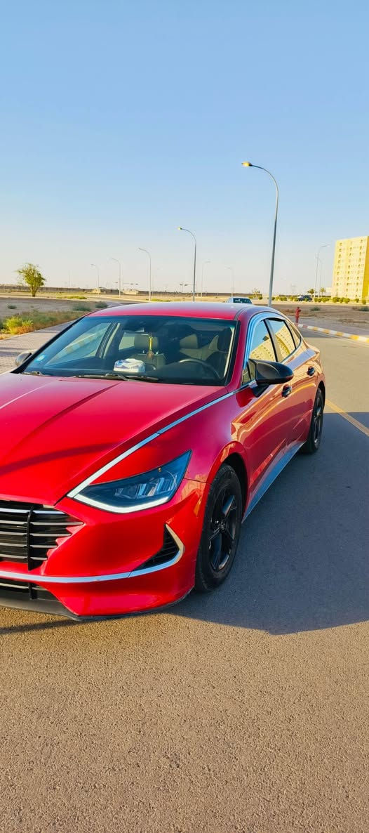 السلام عليكم 
اخوان للبيع   بدون مراوس مستعجل ع بيع 
هيونداي سوناتا  2021 امريكي 

مكينة 2500 سمارت ستريم 

مواصفات نص فول معروفة 

لايتات كلها لد 

گير دگم 

هاند بريك كهرباء 

اوتو هولد 

رادار امام تفاعلي مع السيارة الي امامك

مثبت سرعة ذكي مع السيارة الي امامك

مانع تصادم 
 
لايتات اوتو 

اوتو ستارت ستوب 

رادار المحافظة على خط السير 

فول تحكم ستيرن 

شاشة ابل كار بلي اندرويد اوتو  

شاشة اعطال 
 
درايف مود 4 وضعيات قيادة
 
( NORMAL / SPORT / COMFORT / COSTM )

صندوك كهرباء

وبعد بيها مواصفات

ماشية 85 mi

رقم بغداد الجديد 

وبيها طخات جداً بسيطة بالدعامية

سيارة نظيفة وعملية جداً مكينة وكير مكفولات من كلشي سيارة عل بلاد ما مطخوخة 

ضررها بابين عكس السائق و الهلال ونفسهن مصلحات بدون تبديل سيارة ضربتها كلش حلوة بدون دواخل ايرباك برده فقط بجم كبس شركة سيارة ليبل واحد بدون اي تبديل 

السعر 160 وبيه مجال بسيط 

مكانها بغداد 

للاستفسار الاتصال
***********

*********** بغداد, العراق
