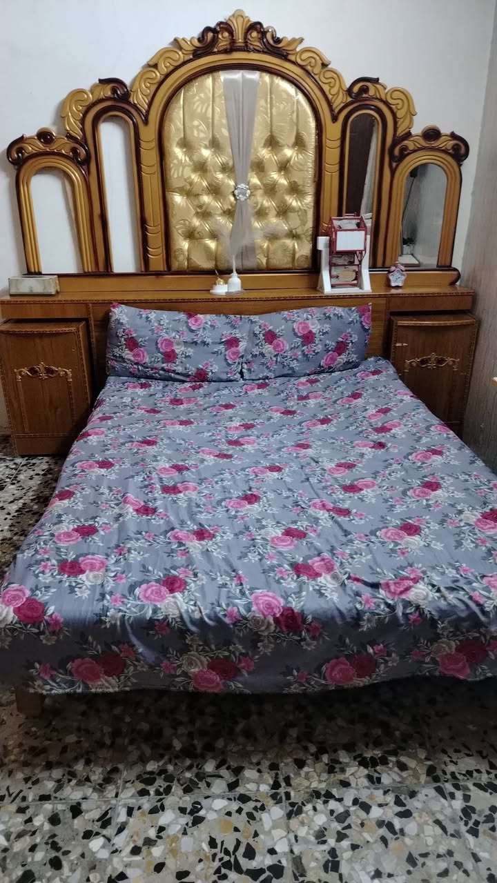 سلام عليكم غرفه للبيع بغداد مدينه صدر استفسار عل رقم ***********
