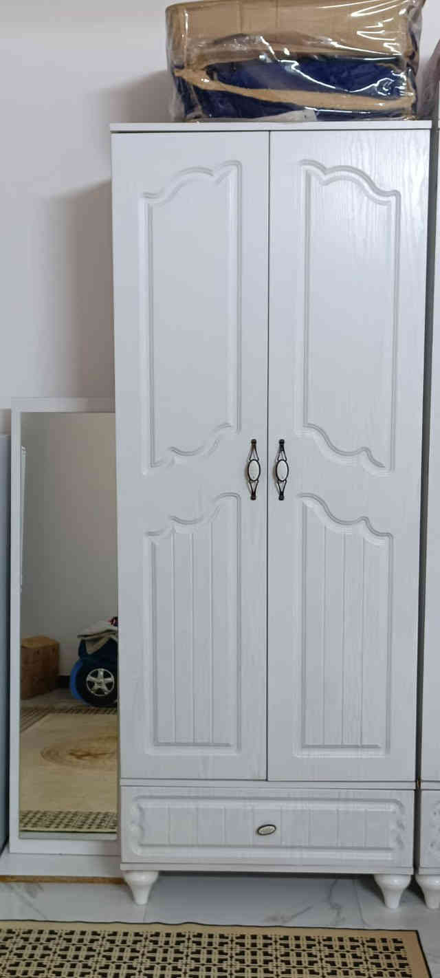 السلام عليكم عندي هاي الغراض للبيع 
١_غرفه نوم ١١ قطعه كلش نضيفه يحتاجلها شد زين سعره ٣٥٠ الف

٢_مرشحه طباخ جديده سعره ٥٠ الف

٣_مبرده حجم وسط شغاله ونضيفه سعره ٥٠ الف

٤_براد ماء فقط ماء بارد يشتغل الثلاجه عاطله ٢٥  الف

٥_تخم ديوان عشر مقاعد مع التلبيسه بدون ضرر نضيف سعره ٢٠٠ الف 

مكاني بغداد شهداء البياع ***********
