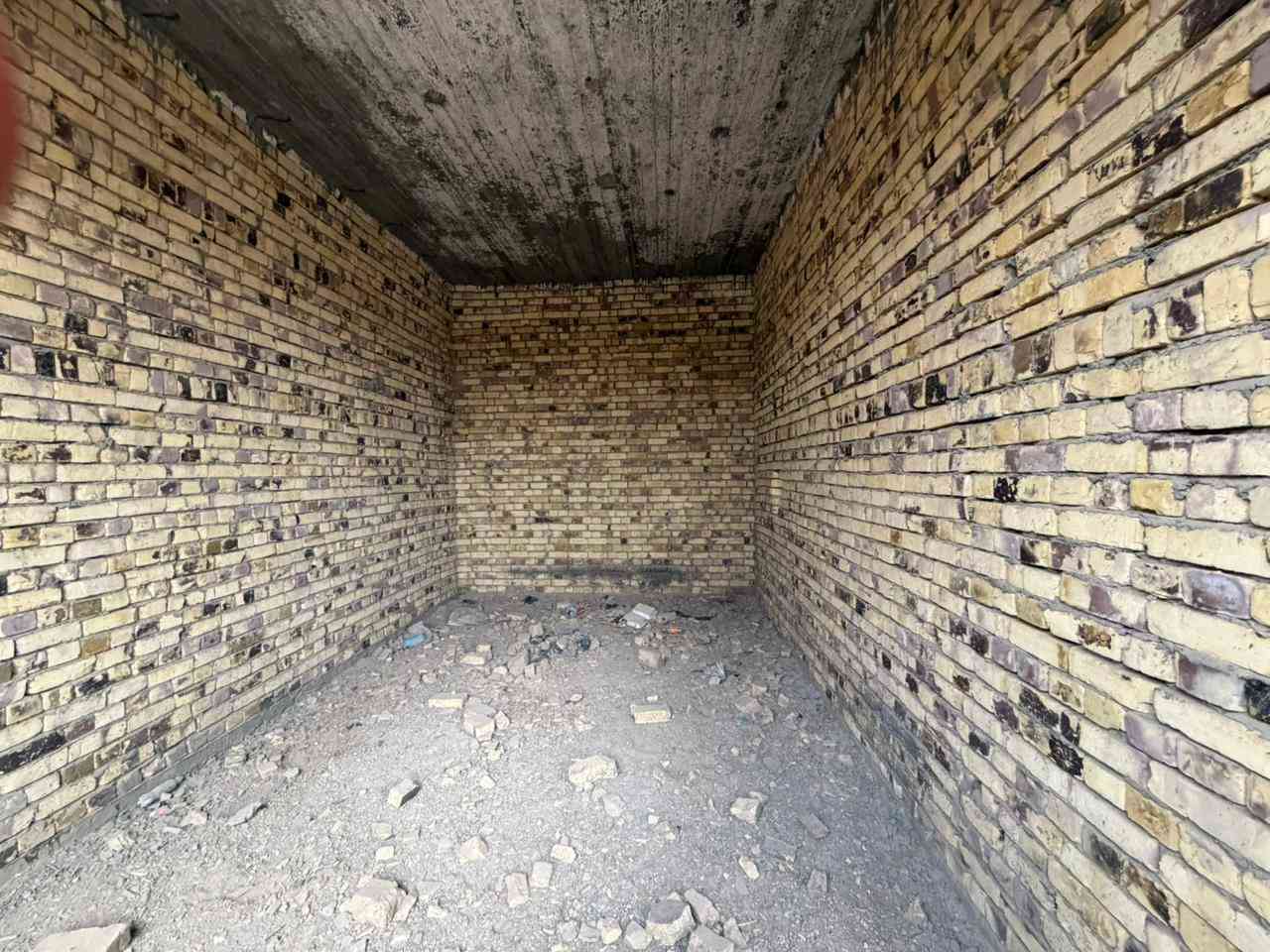 بيت للبيع
مساحة 200 سند 25 
يتكون غرفة ثنين
 و استقبال وصاله  ومطبخ حار بارد ومكتبة  حمامات عدد 2 داخلية و خارجية
 العنوان البو جاسم مقابل شارع الوكفة القديم  بنزله المجمع 
الاستفسار أتصل  ***********+*********** واتساب او مراسلة الصفحة ***********
