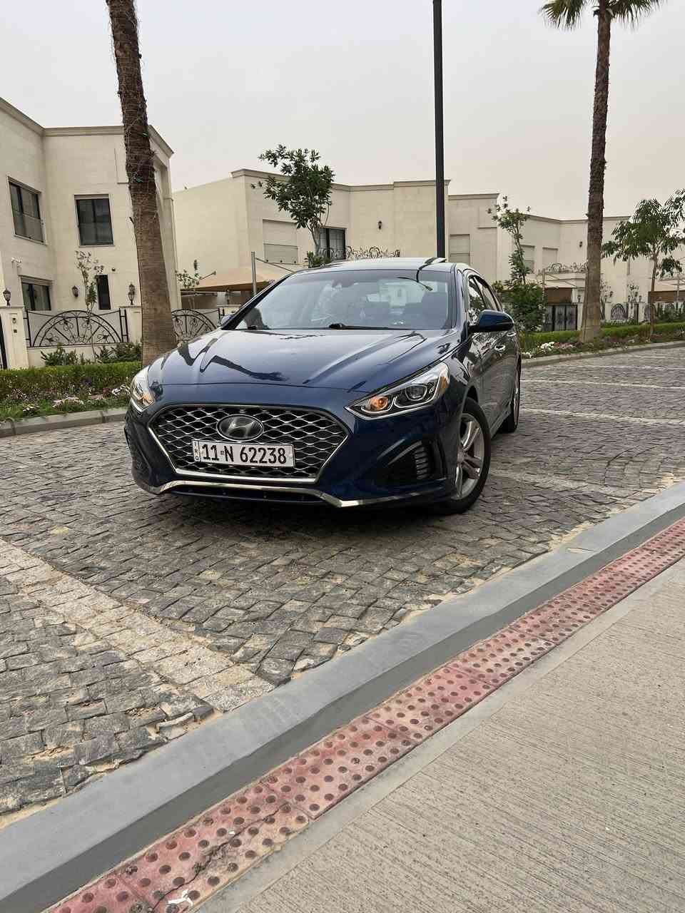 سوناتا موديل 2019 لون ازرك جويتي 
حادث بنيد و جاملغ عكس السايق بدون دواخل 
مكينة 2.4L
السيارة فول مواصفات لمتد limited 
رادار امامي 
تحديد مسار 
رادار جانبي 
فتحة سقف
كشنات جلد و كهرباء السايق و الراكب 
تدفئة و تبريد بالكشنات 
مع خزن ميموري وضعيتين  و تدفئة ستيرن 
لايت و بكلايت led و الايت متحرك 
شاشة جبيرة تدعم apple car play و android auto 
هاند بريك كهربائي مع خاصية اوتو هولد 
تبريد قطعتين امامي و خلفي 
نظام ترحيب ذكي و بصمة أبواب
ويل 17 رياضي 
السيارة ماشية 62mi 
مكان بغداد 
سعر :- 143 بيها مجال 
للتواصل :-*********** 
#سوناتا #العراق #سيارات #بيعوشراء

