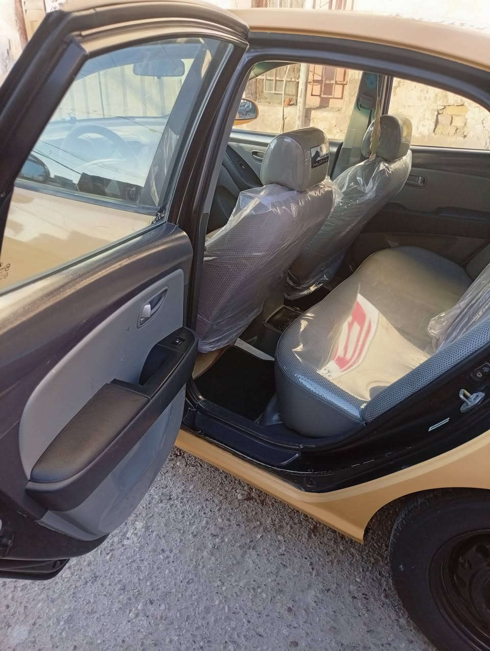 سلام عليكم النترا للبيع موديل 2009كلين چاملغ امامي بدون دواخل سياره جديد معنه الكلمه اسعر العنوان بغداد رقم ***********
